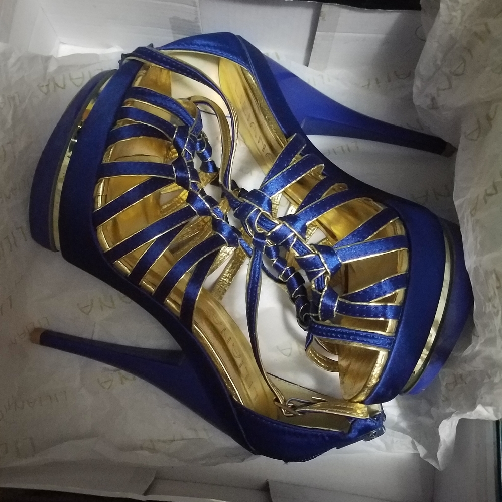Open toe Strap Heels - Picture 5 of 8